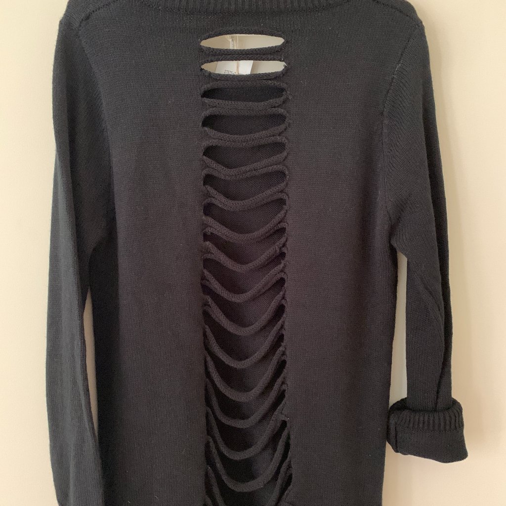 New! Fun And Unique Sweater By Entro